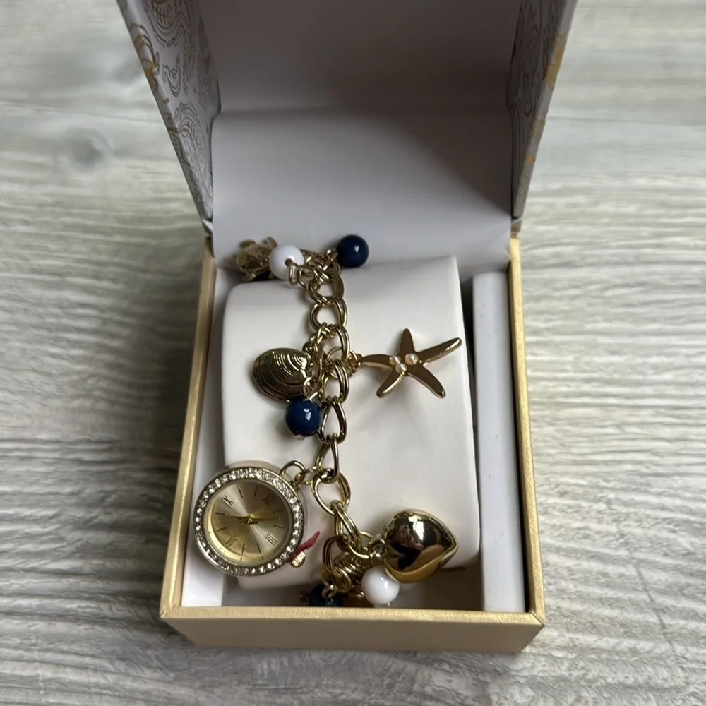 N/A elegant gold